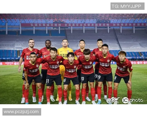 中超激战深圳队迎战恒大队球迷期待精彩对决与胜利时刻 中超激战深圳队迎战恒大队球迷期待精彩对决与胜利时刻